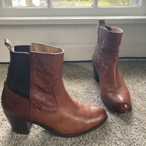 Frye Chelsea boots 7.5
